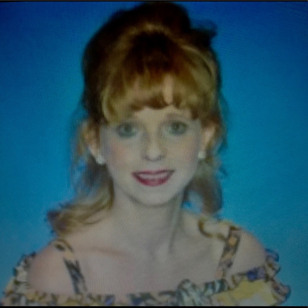 Meet your Posher, Suzanne